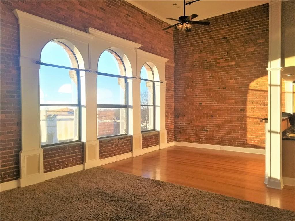 102 N Hill Street 302, Griffin, GA 30223 — most recent listing photo
