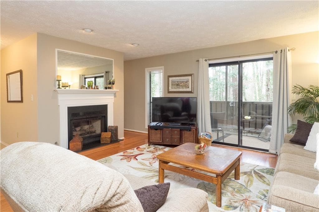 2 bedroom, 2 bathroom, 1,131 sq ft condominium sold at 905 Woodcliff Drive, Atlanta, GA 30350