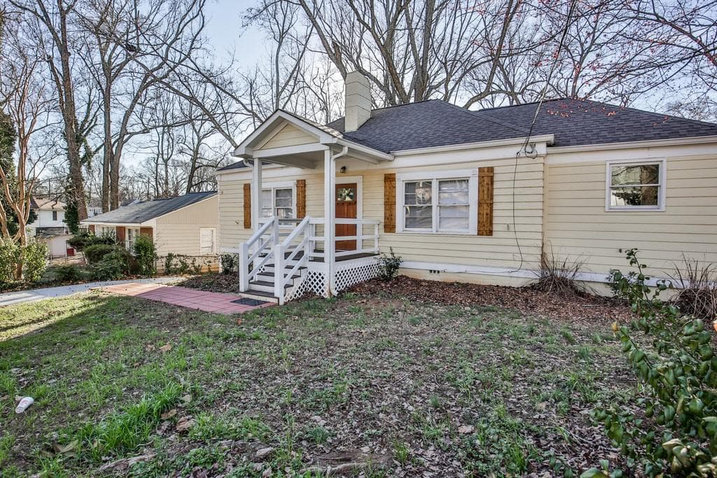 3 bedroom, 1 bathroom, 1,172 sq ft single family residence sold at 1861 Sylvan Road, Atlanta, GA 30310