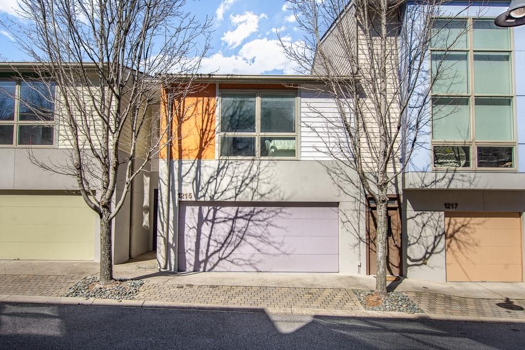 2 bedroom, 2 bathroom, 1,263 sq ft townhouse sold at 1215 Van Allen Mews, Atlanta, GA 30318