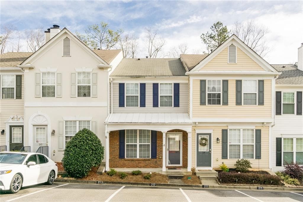 2 bedroom, 3 bathroom, 1,184 sq ft townhouse sold at 212 Buckland Drive, Alpharetta, GA 30022