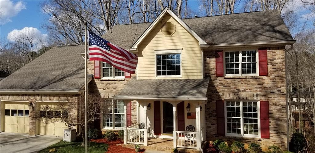 6 bedroom, 4 bathroom single family residence sold at 3455 Johnson Ferry Road, Roswell, GA 30075