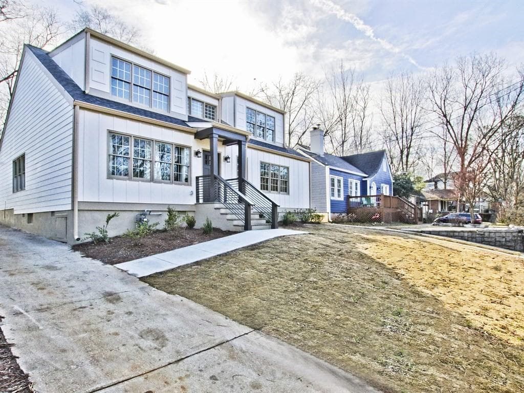 5 bedroom, 4 bathroom, 2,470 sq ft single family residence sold at 950 Gilbert Street, Atlanta, GA 30316