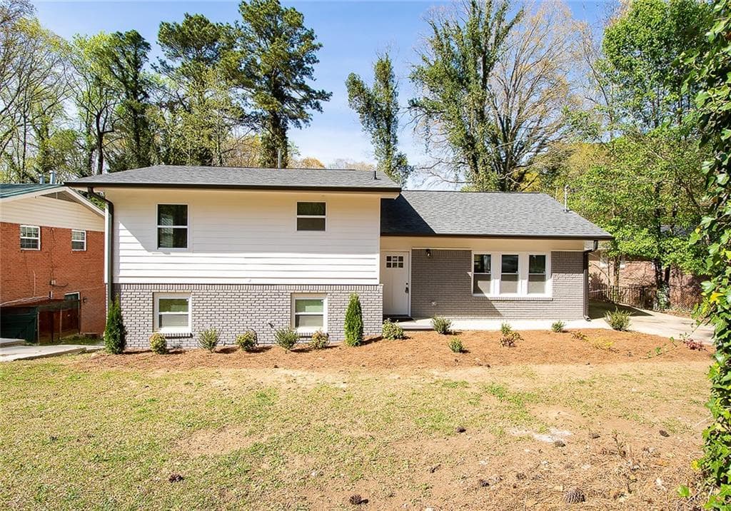 4 bedroom, 3 bathroom, 1,900 sq ft single family residence sold at 4095 Kenora Drive, Atlanta, GA 30331