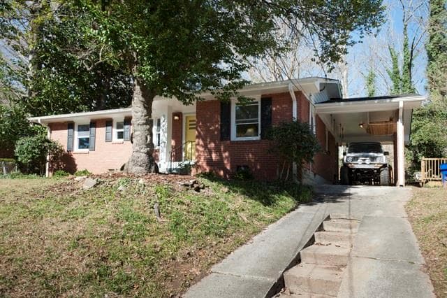 2468 Hunting Valley, Decatur, GA 30033 — most recent listing photo