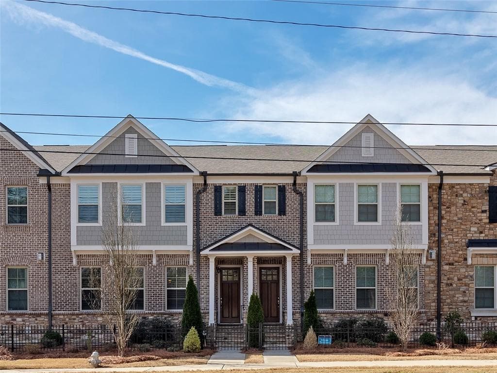 3 bedroom, 4 bathroom, 2,960 sq ft townhouse sold at 1808 Stephanie Trail, Atlanta, GA 30329