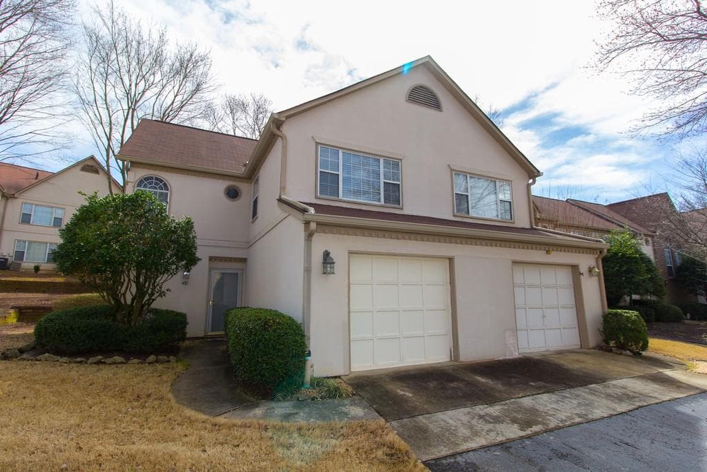 2 bedroom, 3 bathroom, 1,536 sq ft condominium sold at 401 BRIDGE Lane, Smyrna, GA 30082