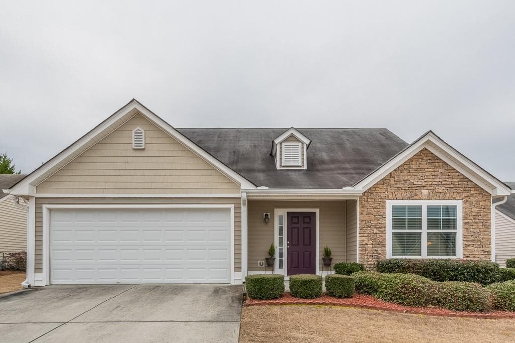 3 bedroom, 2 bathroom, 1,634 sq ft single family residence sold at 3901 Village Main Street, Loganville, GA 30052