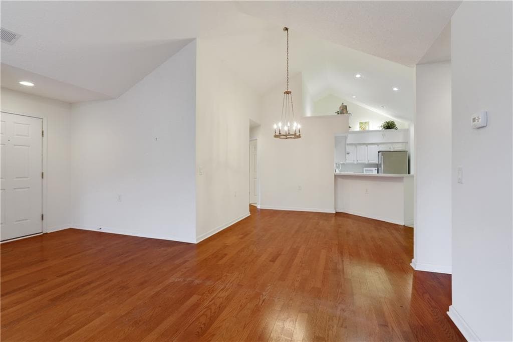 3 bedroom, 2 bathroom, 1,750 sq ft condominium sold at 4302 Village Lane, Roswell, GA 30075