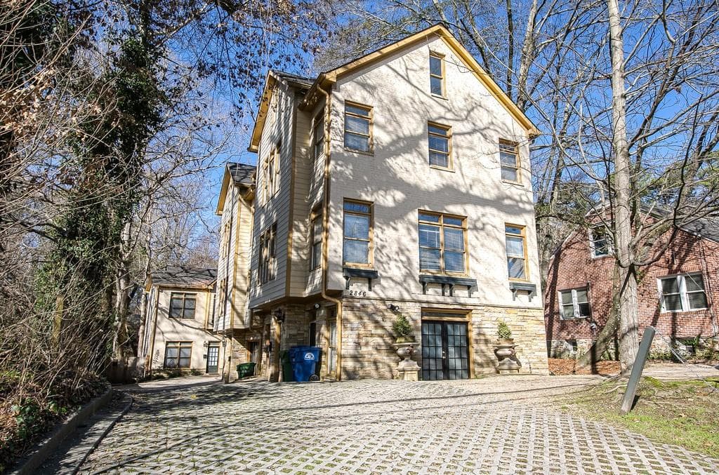 3 bedroom, 3 bathroom, 1,542 sq ft townhouse sold at 2846 PIEDMONT Road 2, Atlanta, GA 30305
