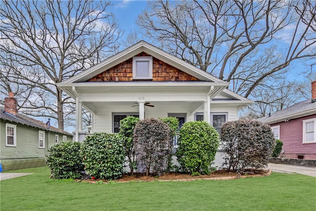 3 bedroom, 2 bathroom, 1,665 sq ft single family residence sold at 835 Oakhill Avenue, Atlanta, GA 30310
