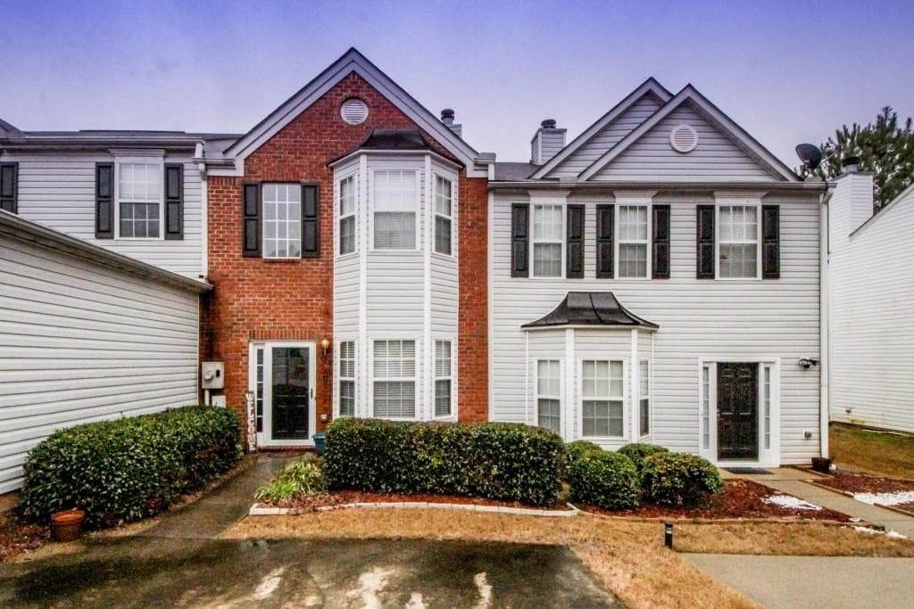 2 bedroom, 3 bathroom, 1,180 sq ft townhouse sold at 4828 TIMBER HILLS Drive, Oakwood, GA 30566