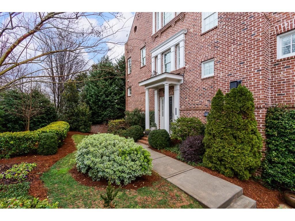 4 bedroom, 5 bathroom, 3,252 sq ft townhouse sold at 1325 Lullwater Park Circle, Atlanta, GA 30306