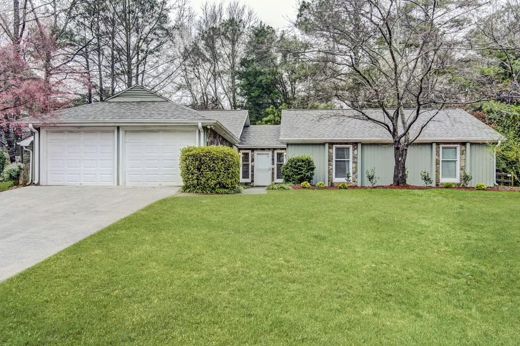 3 bedroom, 2 bathroom, 1,927 sq ft single family residence sold at 3349 River Birch Way, Roswell, GA 30075