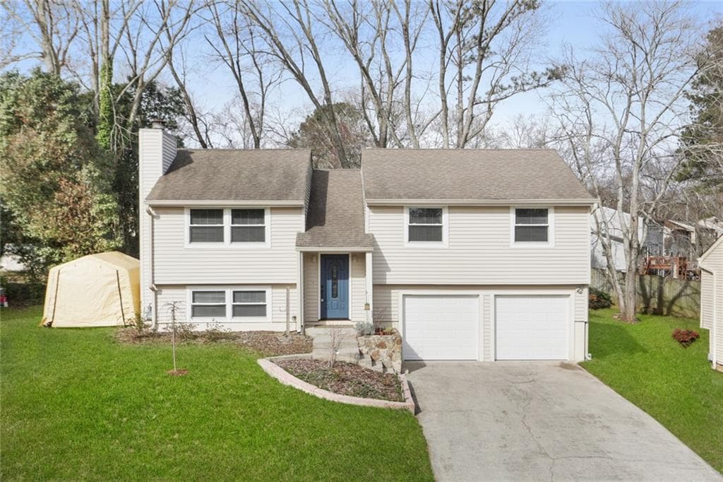 3 bedroom, 3 bathroom, 1,687 sq ft single family residence sold at 425 Worthington Hills Court, Roswell, GA 30076