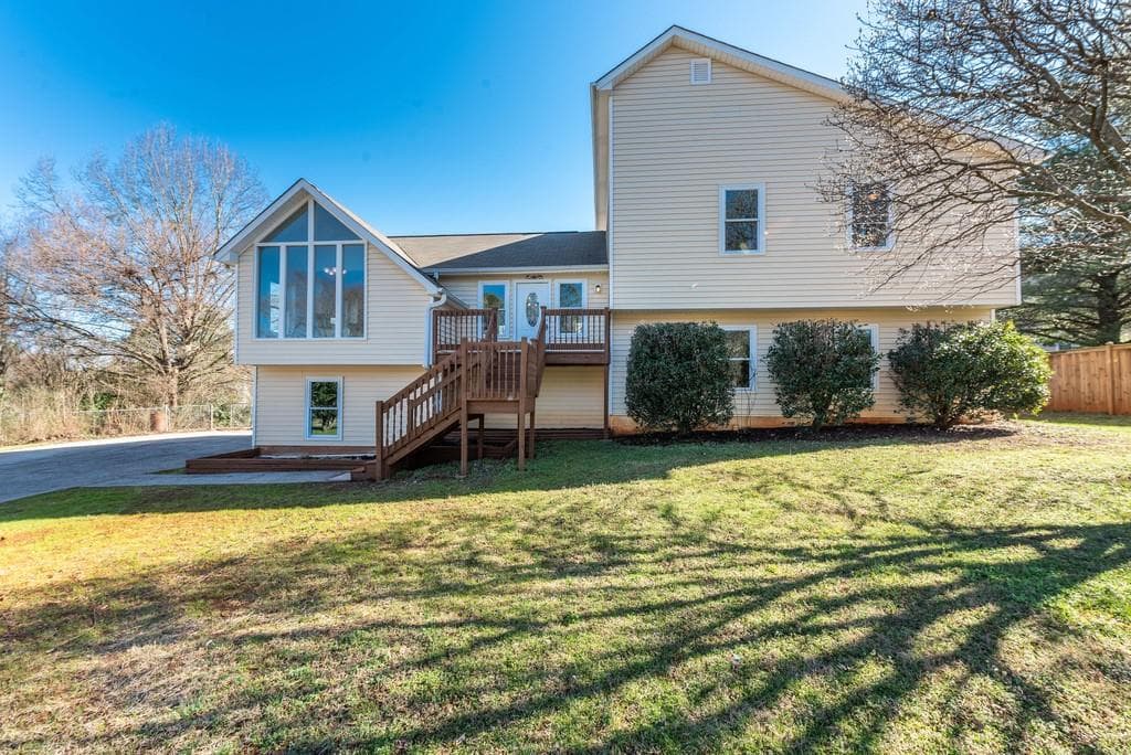 2304 Boardwalk, Marietta, GA 30066 — most recent listing photo