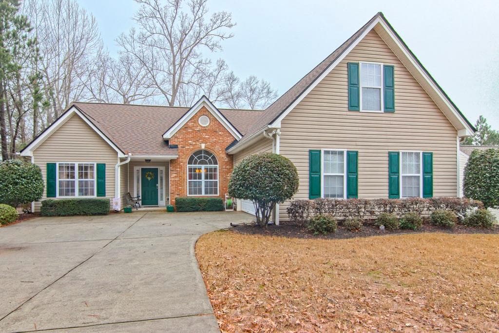 4 bedroom, 2 bathroom, 1,973 sq ft single family residence sold at 370 Cedarhurst Road, Lawrenceville, GA 30045