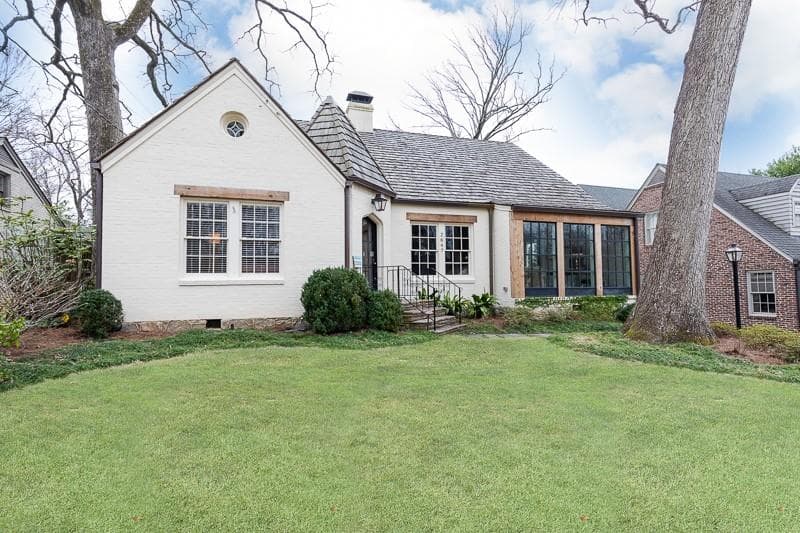 5 bedroom, 7 bathroom, 5,390 sq ft single family residence sold at 2847 N Hills Drive, Atlanta, GA 30305