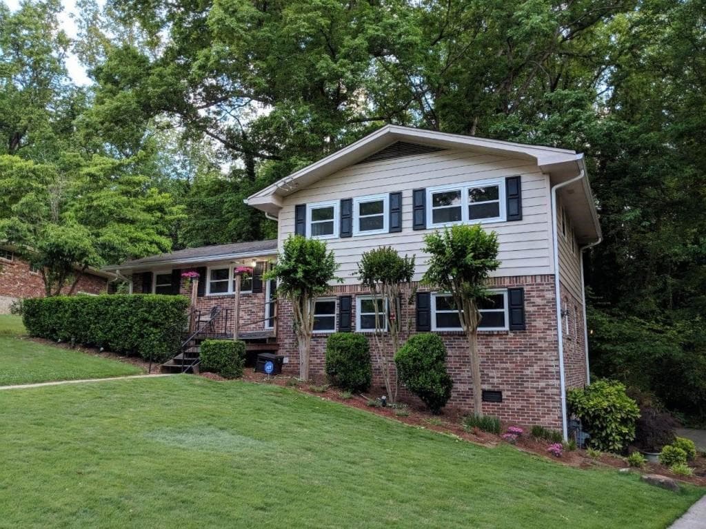 3 bedroom, 3 bathroom, 1,663 sq ft single family residence sold at 2570 Dering Court, Atlanta, GA 30345