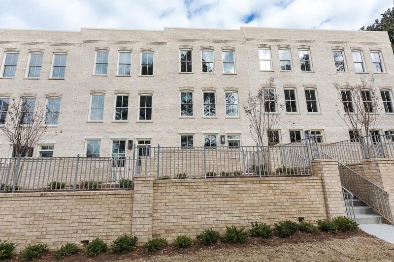 3 bedroom, 4 bathroom, 2,277 sq ft townhouse sold at 3418 Landen Pine Court 9, Atlanta, GA 30305
