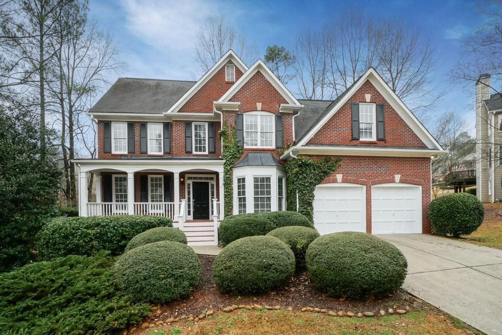 4 bedroom, 4 bathroom, 4,006 sq ft single family residence sold at 900 River Cove Drive, Dacula, GA 30019