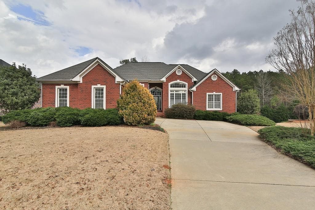 1050 Eagles Brooke Drive, Locust Grove, GA 30248 — most recent listing photo