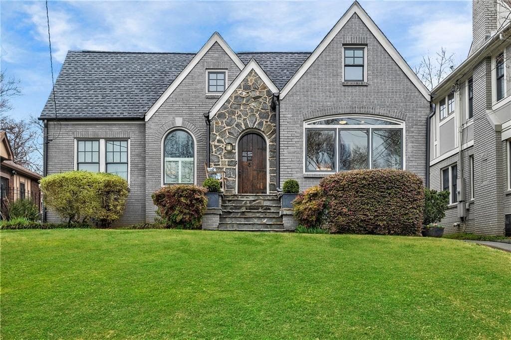 4 bedroom, 3 bathroom, 3,000 sq ft single family residence sold at 1022 Rosewood Drive, Atlanta, GA 30306