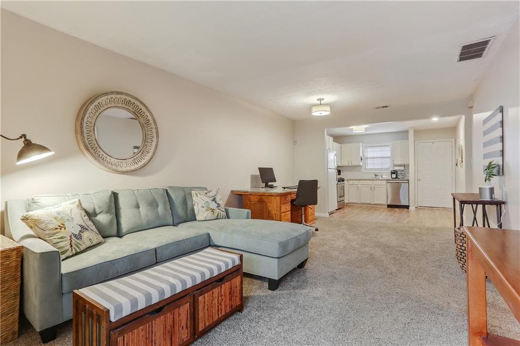 2 bedroom, 2 bathroom, 888 sq ft townhouse sold at 3948 Henry Court, Acworth, GA 30101