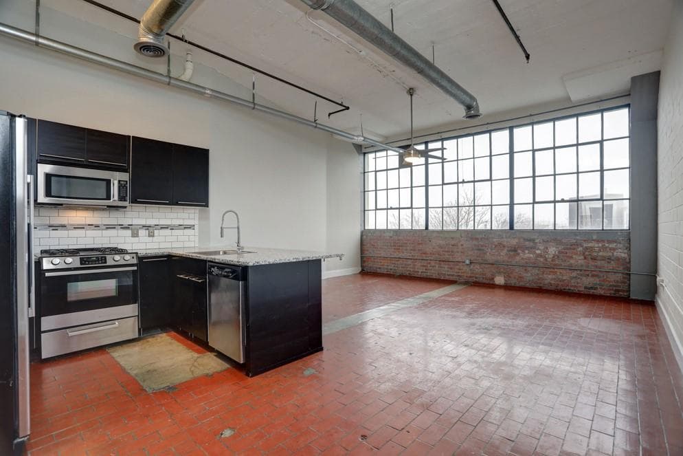1 bedroom, 1 bathroom, 883 sq ft condominium sold at 881 Memorial Drive 313, Atlanta, GA 30316