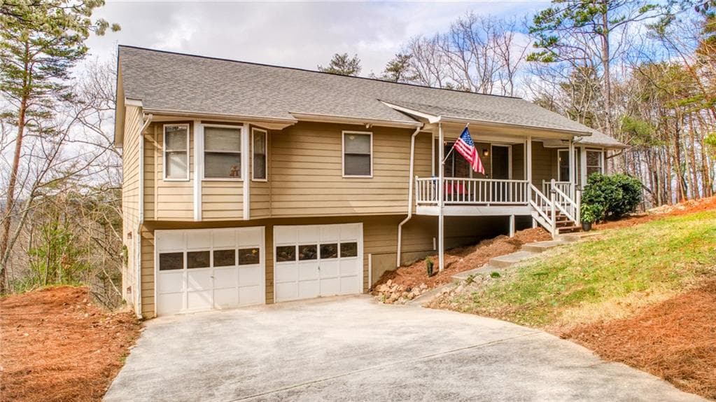 3 bedroom, 2 bathroom, 2,686 sq ft single family residence sold at 2749 Hawk Trace, Marietta, GA 30066