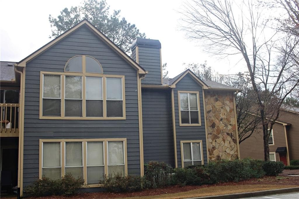 2 bedroom, 2 bathroom, 1,360 sq ft condominium sold at 1105 Canyon Point Circle, Roswell, GA 30076