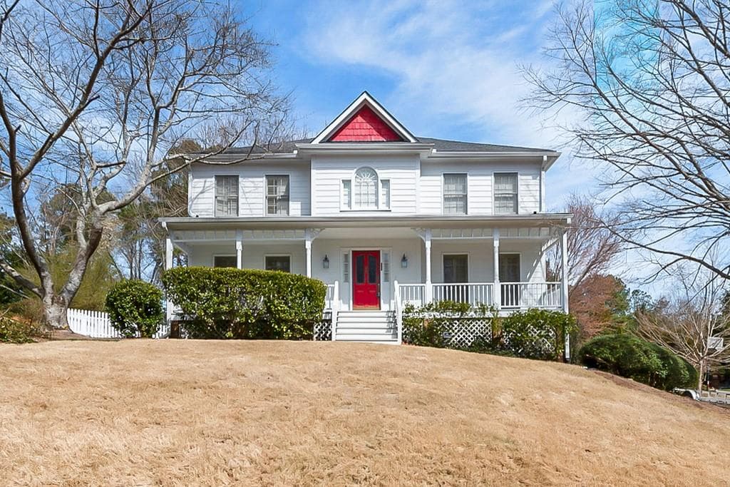 4 bedroom, 3 bathroom, 2,456 sq ft single family residence sold at 4104 Westchester Crossing, Roswell, GA 30075