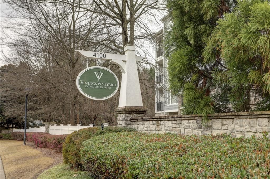 3 bedroom, 2 bathroom, 1,717 sq ft condominium sold at 4100 Paces Walk 1308, Atlanta, GA 30339