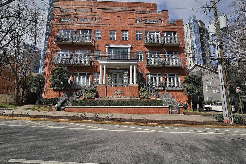 2 bedroom, 2 bathroom, 1,515 sq ft condominium sold at 1058 Piedmont Avenue 103, Atlanta, GA 30309