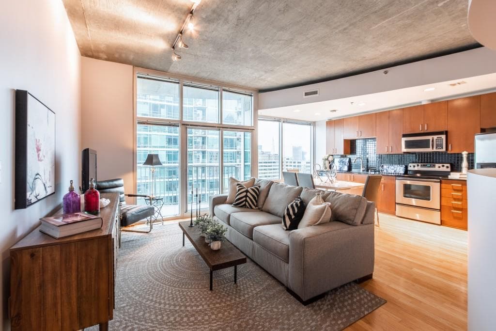 1 bedroom, 1 bathroom, 768 sq ft condominium sold at 943 Peachtree Street 1104, Atlanta, GA 30309