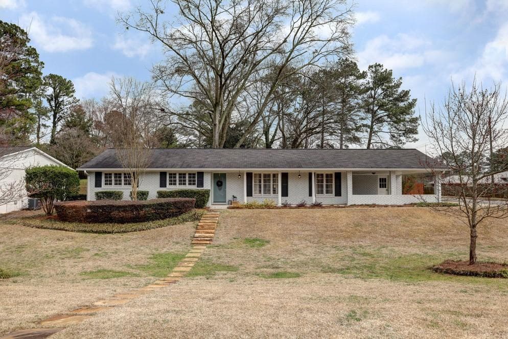 3 bedroom, 2 bathroom, 1,584 sq ft single family residence sold at 1045 Tuxedo Court, Roswell, GA 30075