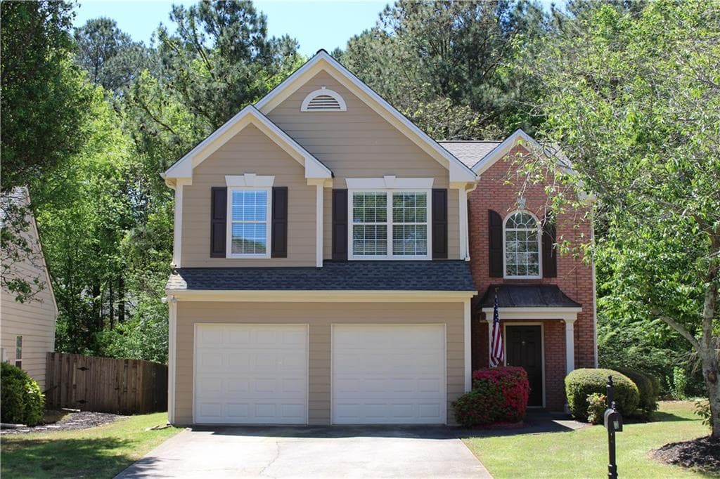 4 bedroom, 3 bathroom, 1,957 sq ft single family residence sold at 1065 Crabapple Lake Circle, Roswell, GA 30076