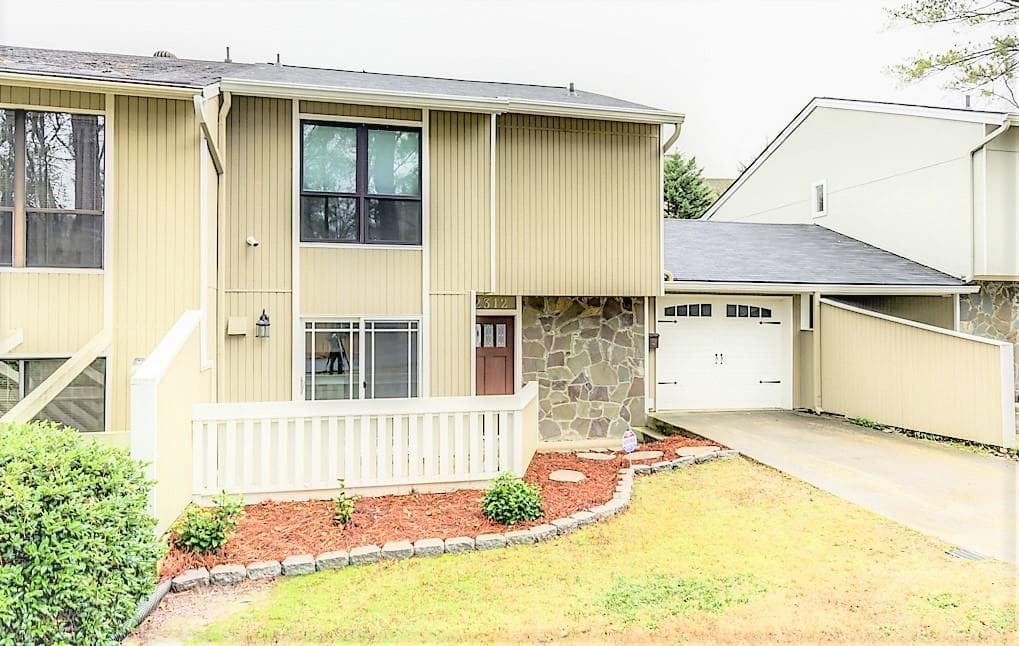 3 bedroom, 3 bathroom, 1,405 sq ft townhouse sold at 2312 Colonial Drive 2312, Brookhaven, GA 30319 — photo 1 of 1