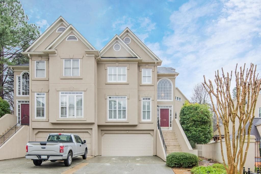 3 bedroom, 4 bathroom, 2,596 sq ft townhouse sold at 2329 Goodwood Boulevard, Smyrna, GA 30080