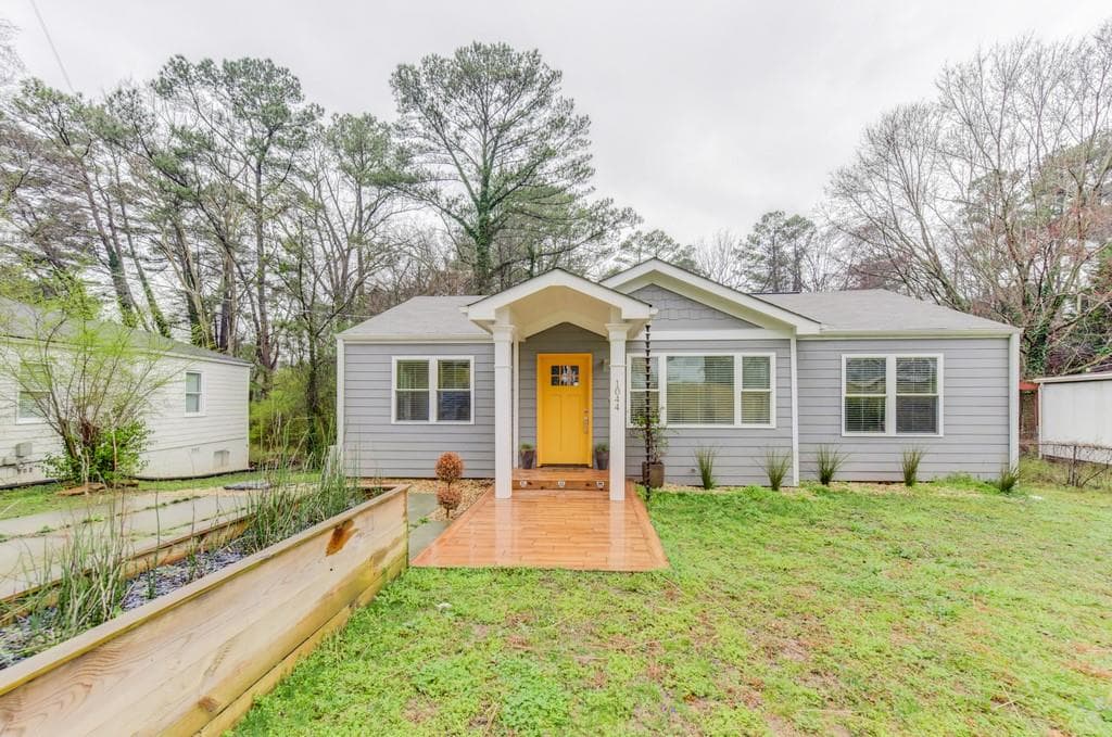 3 bedroom, 2 bathroom, 1,600 sq ft single family residence sold at 1044 SHEPHERDS Lane, Atlanta, GA 30324