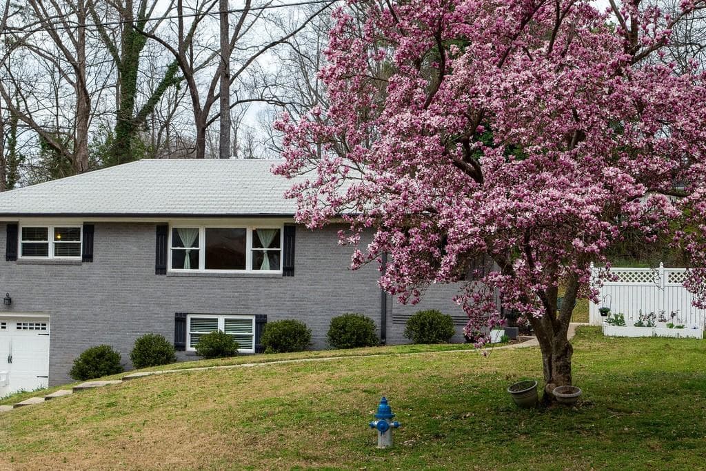 831 Parkway Drive, Smyrna, GA 30080 — most recent listing photo