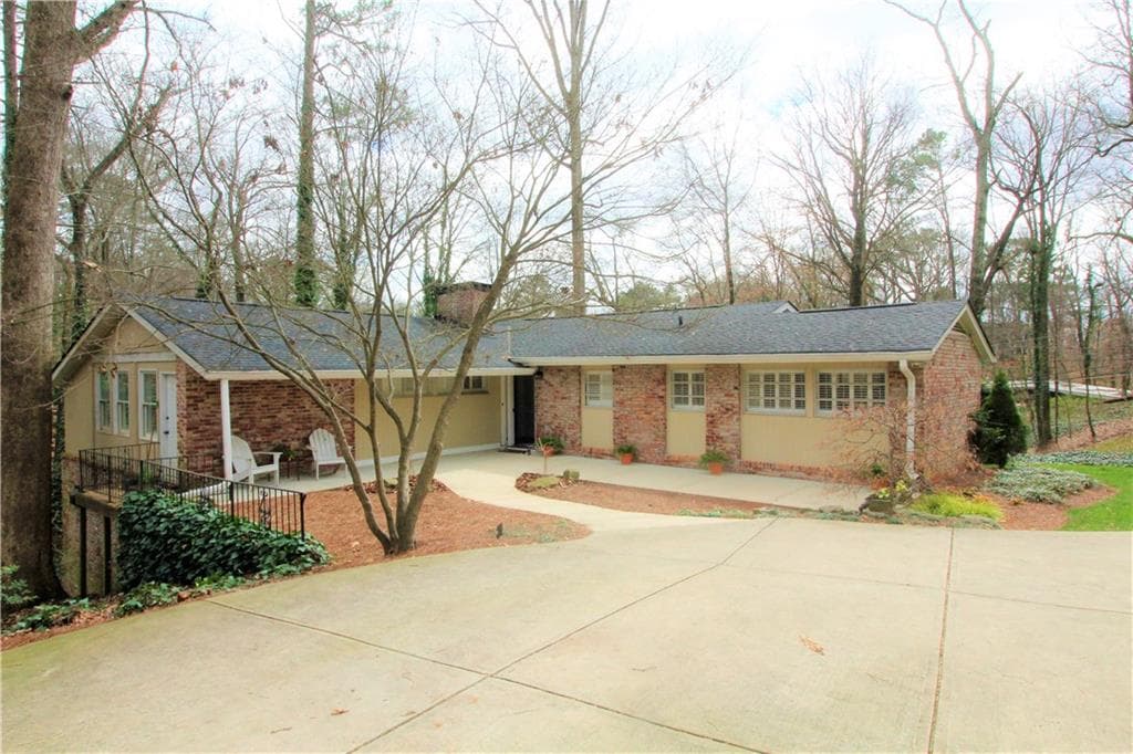 3 bedroom, 4 bathroom, 1,800 sq ft single family residence sold at 1199 Milmar Drive, Atlanta, GA 30327