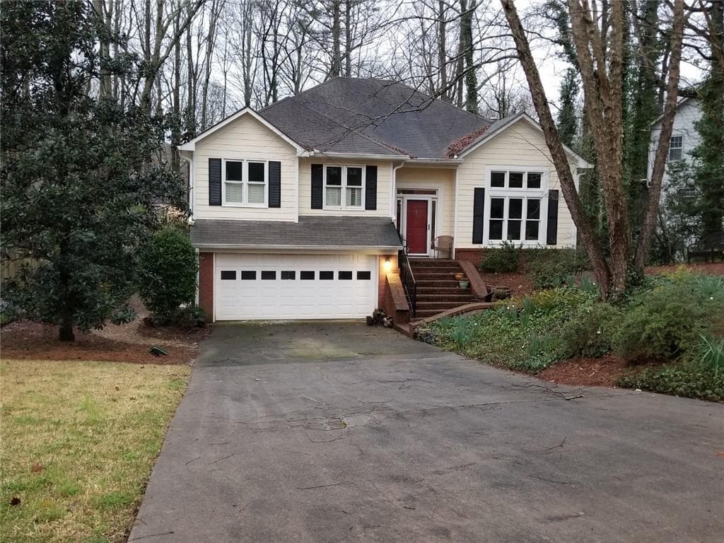 1915 N Creek Circle, Alpharetta, GA 30009 — most recent listing photo