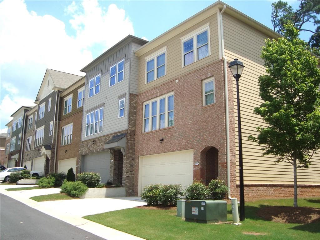 4 bedroom, 4 bathroom, 2,513 sq ft townhouse sold at 3005 Eltham Place, Decatur, GA 30033