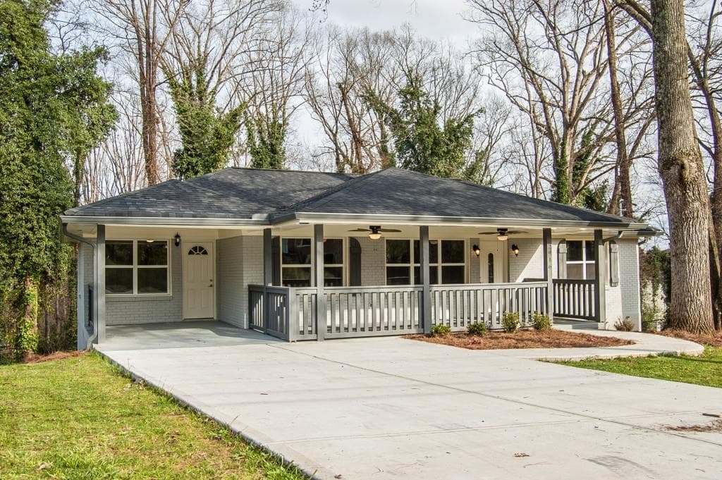 3 bedroom, 2 bathroom, 1,420 sq ft single family residence sold at 2916 Gresham Road, Atlanta, GA 30316