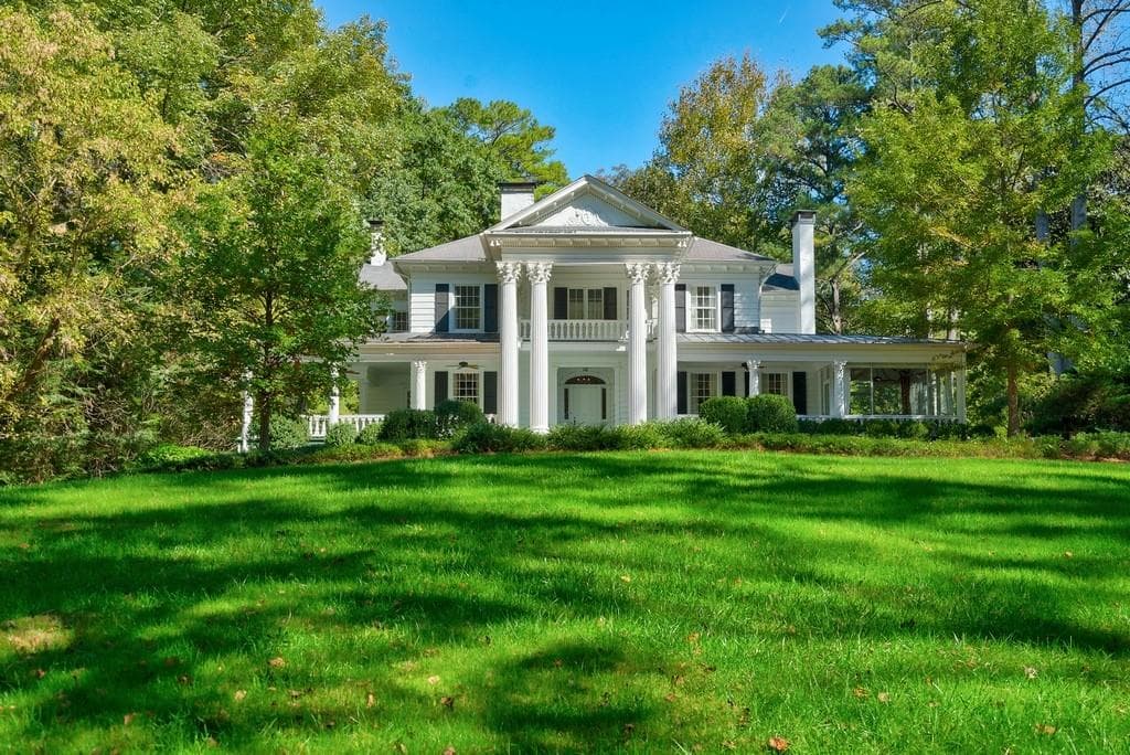 4 bedroom, 5 bathroom, 5,307 sq ft single family residence sold at 2887 Howell Mill Road, Atlanta, GA 30327