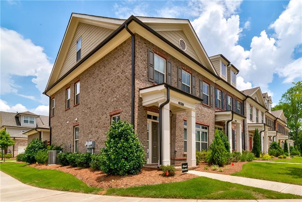 3 bedroom, 4 bathroom, 2,251 sq ft townhouse sold at 3011 Vickery Trace, Roswell, GA 30075