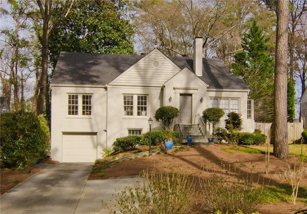 3 bedroom, 3 bathroom, 2,914 sq ft single family residence sold at 3051 Dale Drive, Atlanta, GA 30305