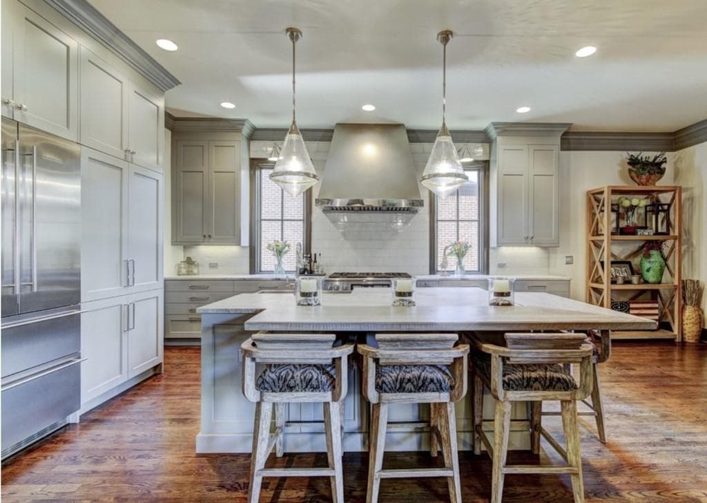 5 bedroom, 5 bathroom, 4,500 sq ft single family residence sold at 1450 Canoochee Drive, Atlanta, GA 30319