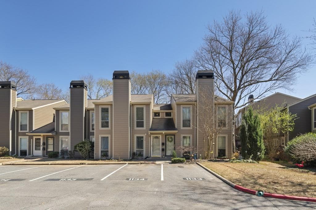 2 bedroom, 3 bathroom, 1,538 sq ft townhouse sold at 1134 RIVERBEND CLUB Drive, Atlanta, GA 30339